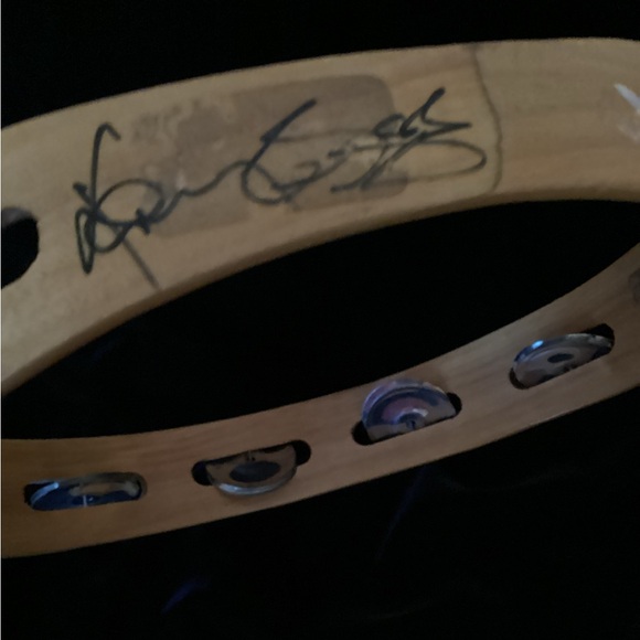 COPY - KENNY ROGERS AUTOGRAPHED Wood and Metal Tambourine from Circa 1980’s - Picture 2 of 5
